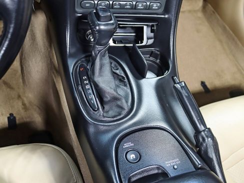 Used 2002 Chevrolet Corvette Convertible w/ Preferred Equipment Group2 image 20