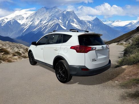 Used 2014 Toyota RAV4 LE image 3