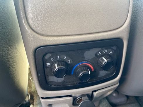Used 2004 Chevrolet TrailBlazer 4WD w/ LT Preferred Equipment Group image 16