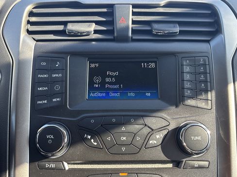 Used 2017 Ford Fusion SE image 15