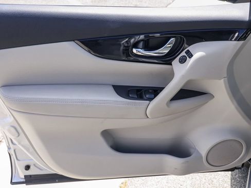Used 2019 Nissan Rogue Sport SV FWD image 23