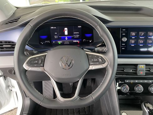 Used 2023 Volkswagen Taos SE w/ Black Wheel Package image 21