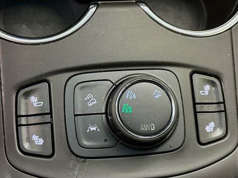 Used 2024 GMC Terrain SLT image 26