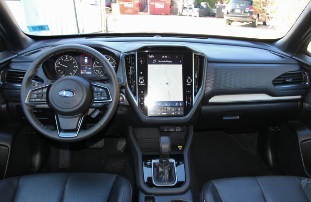 Used 2025 Subaru Forester Limited AWD/4WD image 32