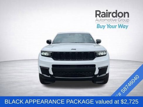 Used 2025 Jeep Grand Cherokee L Limited w/ Black Appearance Package AWD/4WD image 2