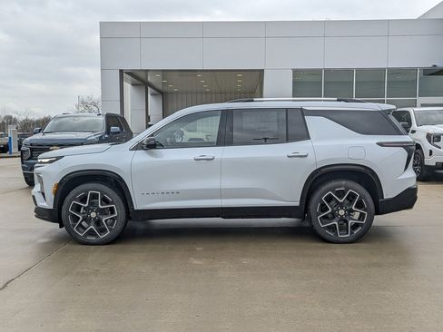 New 2026 Chevrolet Traverse High Country w/ LPO, Floor Liner Package image 9