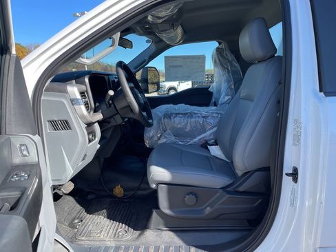 New 2024 Ford F550 4x4 Regular Cab Super Duty image 9
