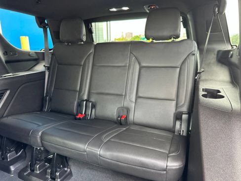 Used 2021 Chevrolet Tahoe Z71 w/ Z71 Off-Road Package AWD/4WD image 17