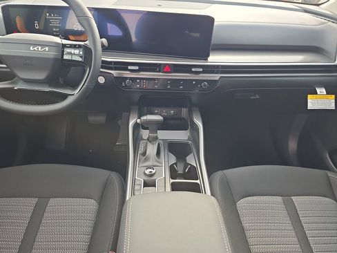 New 2026 Kia Sorento LX FWD image 16