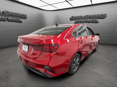 Used 2023 Kia Forte LXS FWD image 5