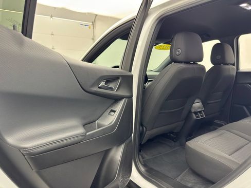 Used 2025 Chevrolet Equinox LT FWD image 37