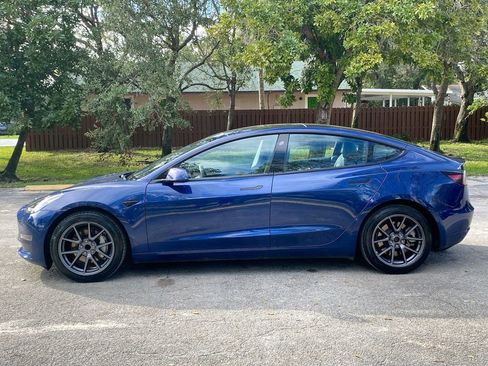 Used 2022 Tesla Model 3 image 4