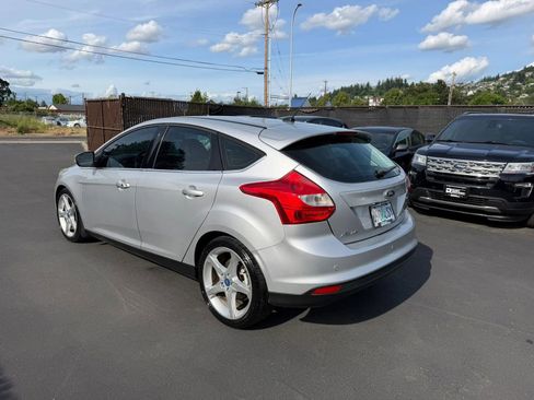 Used 2013 Ford Focus Titanium w/ Titanium Handling Pkg FWD image 7