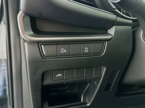 Used 2025 MAZDA MAZDA3 s image 32