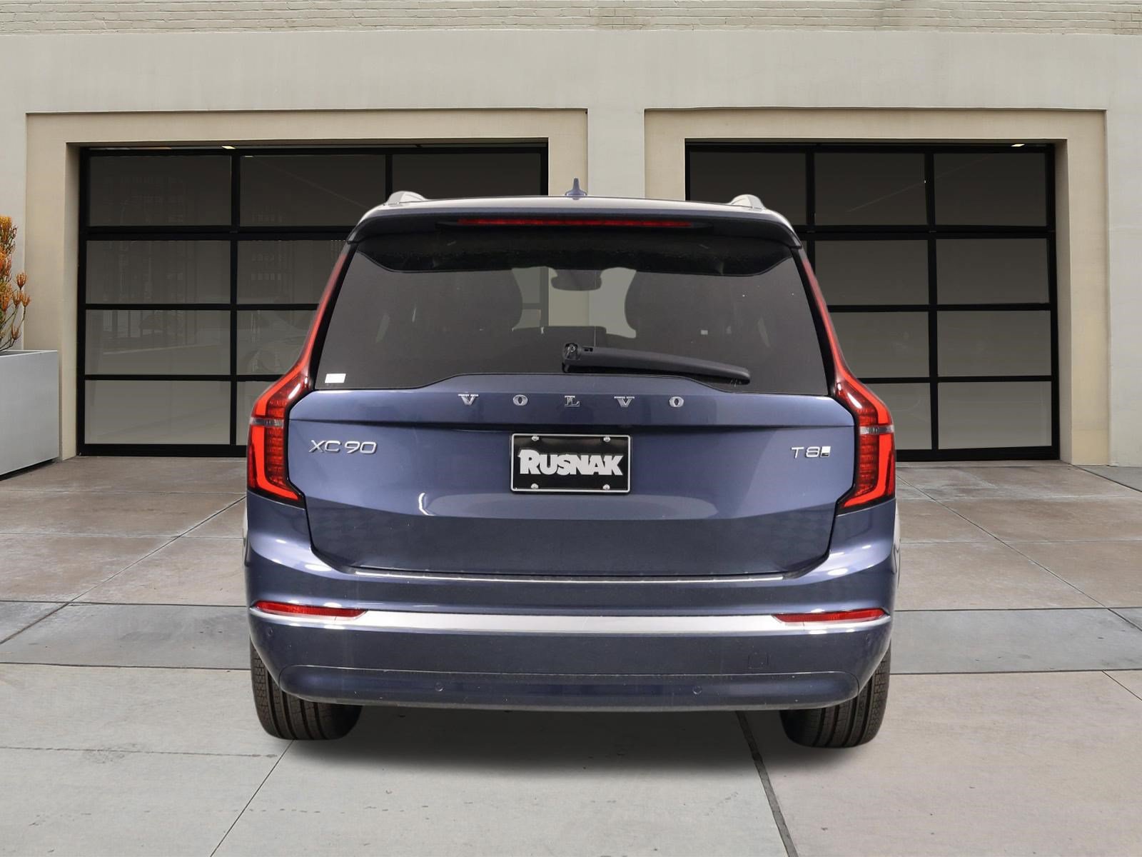 New 2026 Volvo XC90 T8 Plus w/ Protection Package AWD/4WD image 4