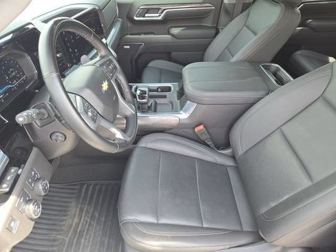 Used 2025 Chevrolet Silverado 1500 LTZ w/ LTZ Premium Package AWD/4WD image 13