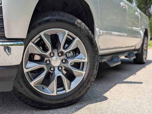 Used 2022 Chevrolet Silverado 1500 LT AWD/4WD image 34