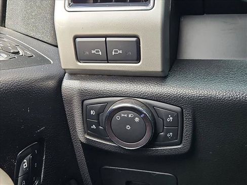 Used 2017 Ford F150 Lariat w/ Equipment Group 502A Luxury AWD/4WD image 12