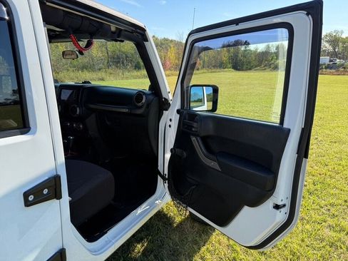 Used 2014 Jeep Wrangler Unlimited Sport image 43