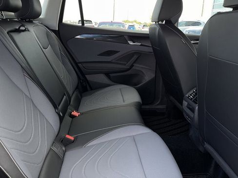 New 2025 Volkswagen Tiguan SE image 29