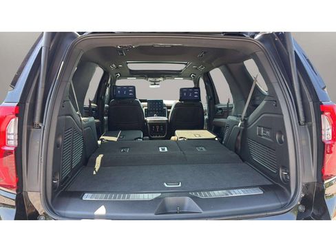 Used 2025 GMC Yukon Denali Ultimate AWD/4WD image 10