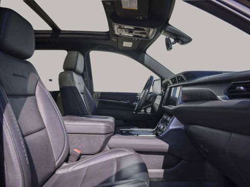 Used 2021 GMC Yukon Denali w/ Denali Premium Package image 40