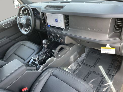 New 2025 Ford Bronco Badlands image 10