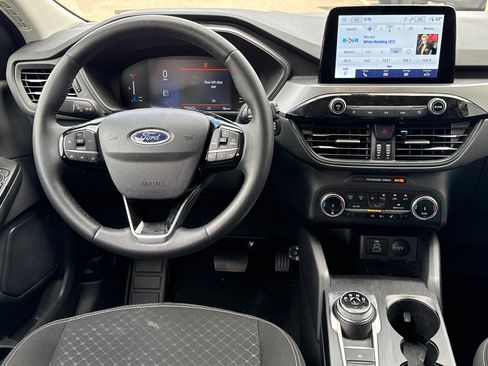 Certified 2024 Ford Escape Active AWD/4WD image 14