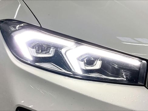 Used 2025 BMW 330i Sedan w/ Convenience Package image 31