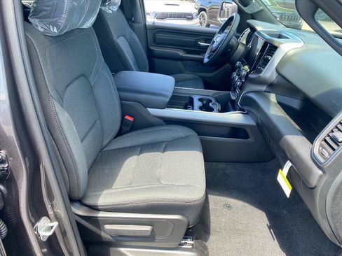 New 2026 RAM 1500 Express AWD/4WD image 13