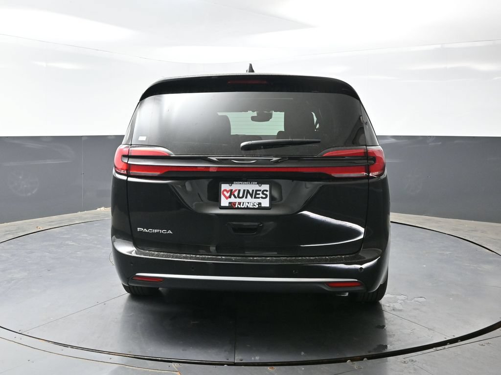 New 2027 Chrysler Pacifica Select w/ Family Tech Group FWD image 8