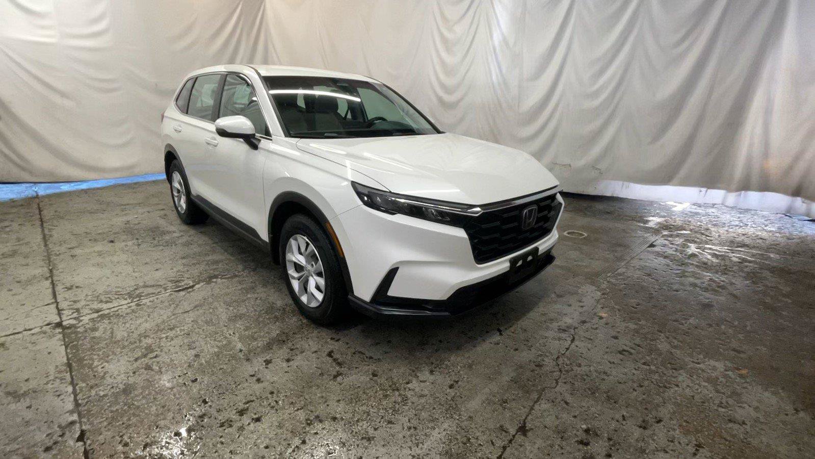 Used 2023 Honda CR-V LX image 1