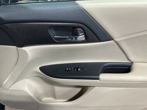 Used 2015 Honda Accord EX-L image 17