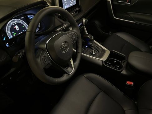 New 2025 Toyota RAV4 XLE Premium image 9