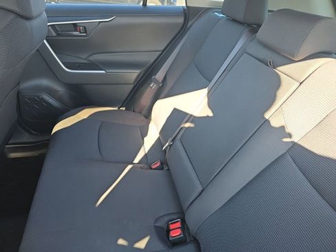 Used 2019 Toyota RAV4 LE image 17