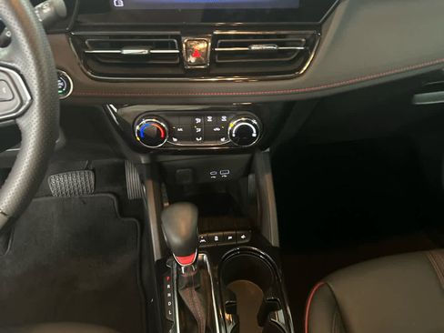 Used 2025 Chevrolet TrailBlazer RS w/ Driver Confidence Package image 14