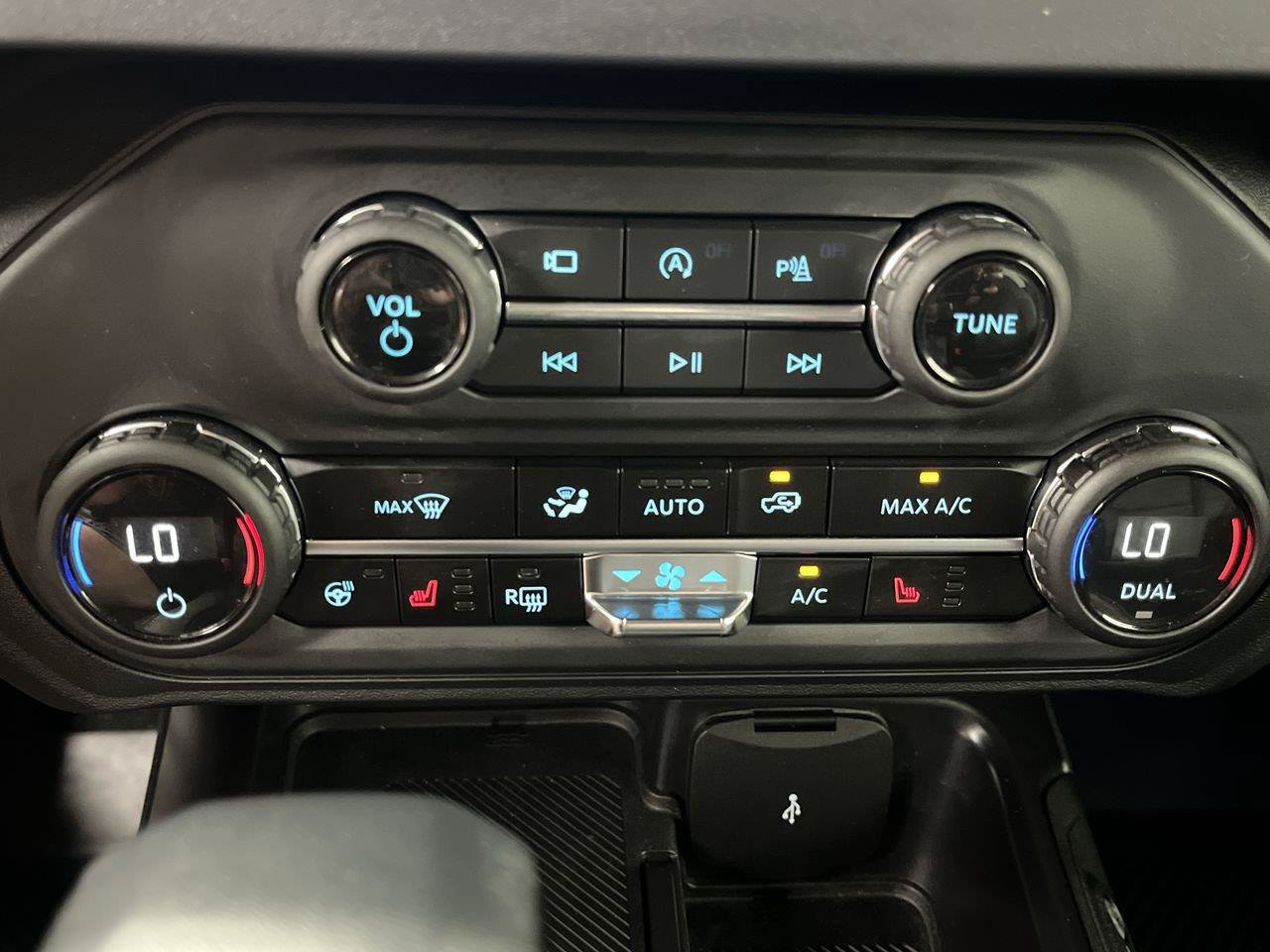 Certified 2025 Ford Bronco Outer Banks AWD/4WD image 21