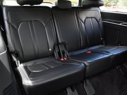 Used 2019 Ford Expedition Limited w/ Equipment Group 302A AWD/4WD image 30
