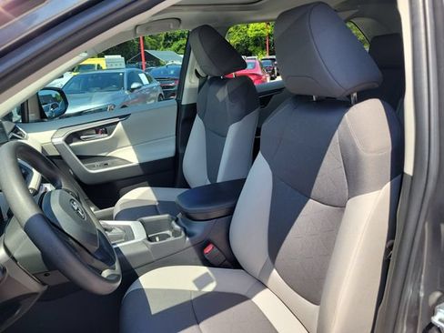 Used 2025 Toyota RAV4 XLE w/ Convenience Package FWD image 20