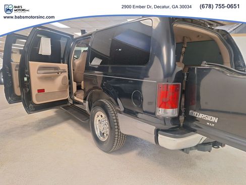 Used 2003 Ford Excursion XLT RWD image 12