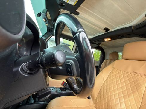 Used 2018 Jeep Wrangler Sport AWD/4WD image 29