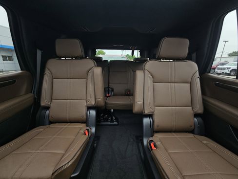 New 2026 Chevrolet Tahoe High Country w/ Sun And Tow Package AWD/4WD image 10