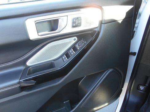 Used 2022 Ford Explorer ST w/ Equipment Group 401A image 11