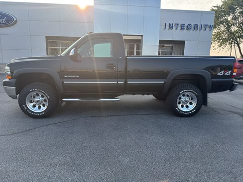 Used 2001 Chevrolet Silverado 2500 LS w/ Snow Plow Prep Pkg AWD/4WD image 2