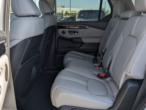 New 2025 Honda Pilot Touring image 15