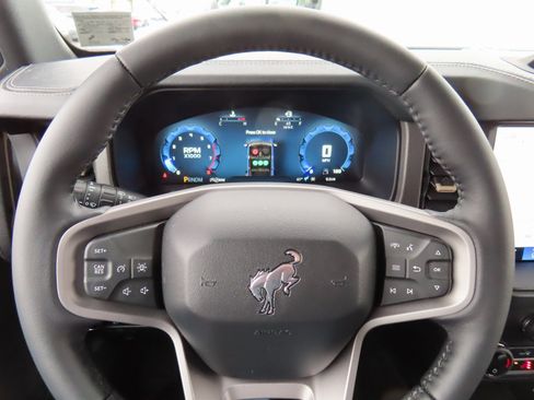 New 2025 Ford Bronco Badlands w/ Sasquatch Package image 9