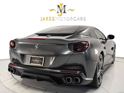 Used 2020 Ferrari Portofino RWD image 12