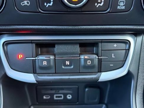 Used 2024 GMC Terrain SLE w/ Driver Convenience Package AWD/4WD image 15