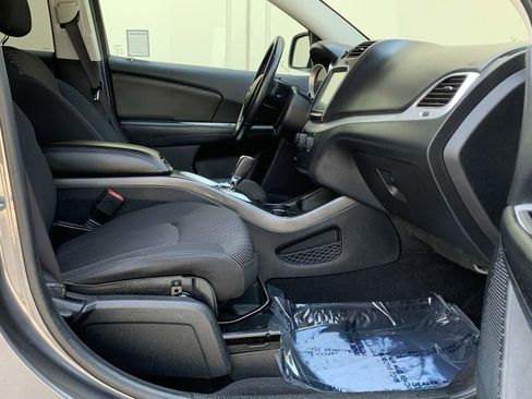 Used 2015 Dodge Journey SXT w/ Flexible Seating Group image 28
