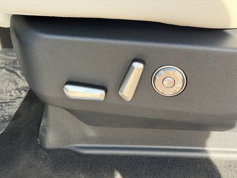 New 2026 Lincoln Navigator Reserve AWD/4WD image 28
